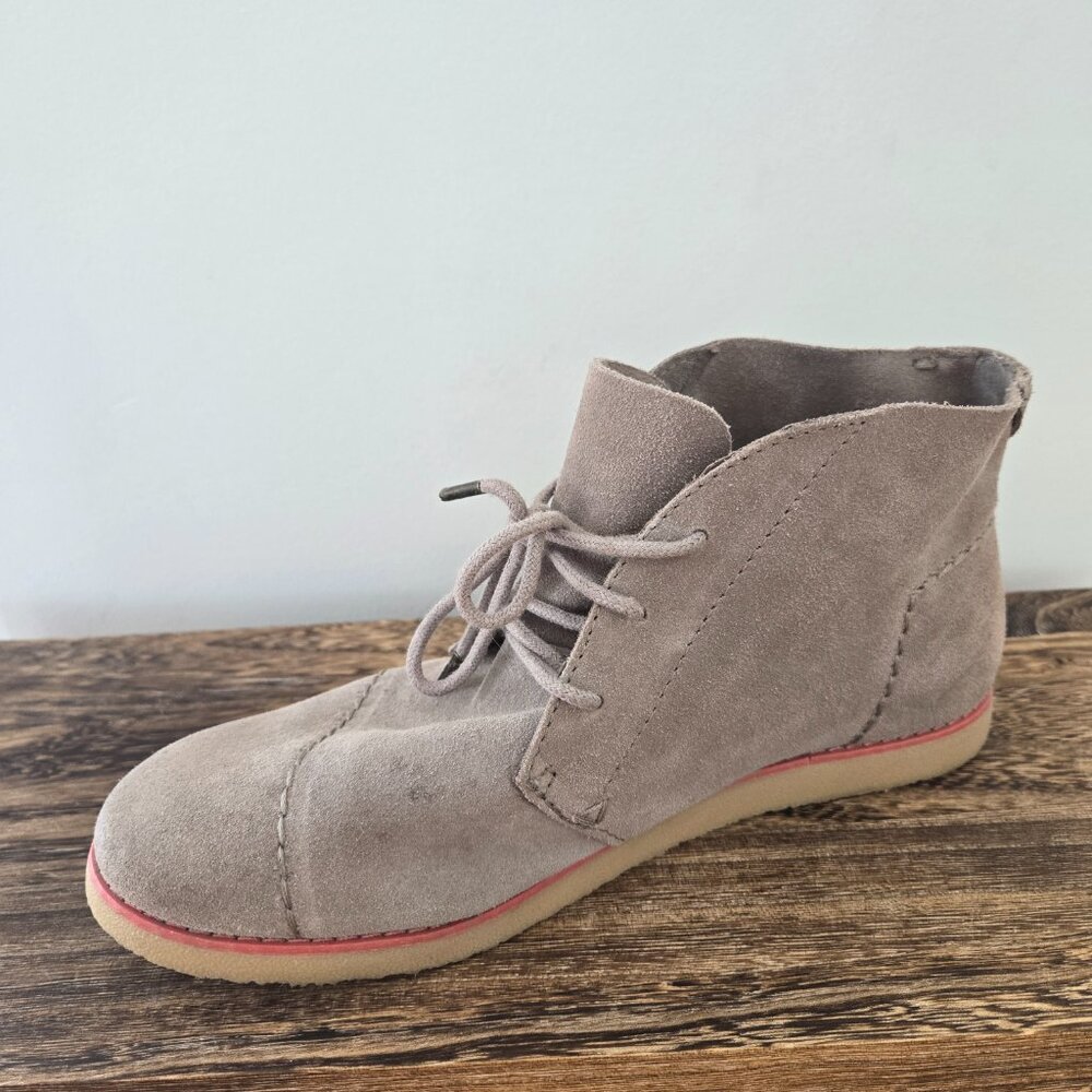 Toms Shoes - Picture 2 of 3